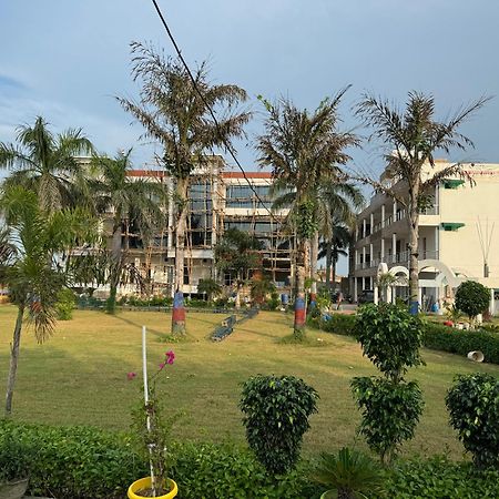 Tulip Garden Hotel N Resort Tilsahri Exterior photo